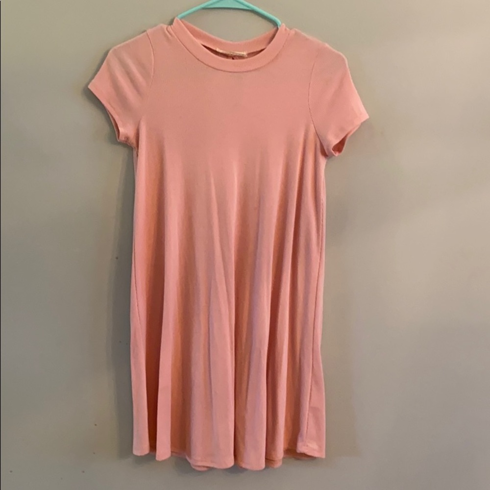 Flowy ribbed pink dress